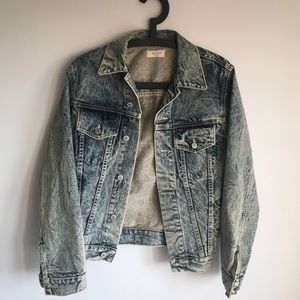 Brandy Melville John Galt acid wash denim jacket